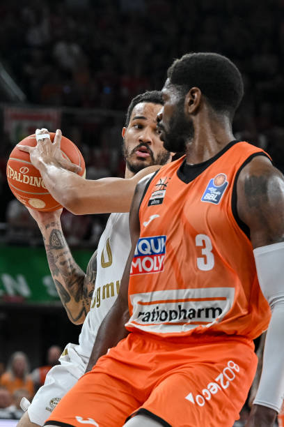 转会市场上 转会市场上